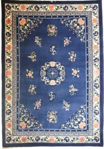 Foto esempio di un tappeto cinese Pekino con fondo blu e cornice beige